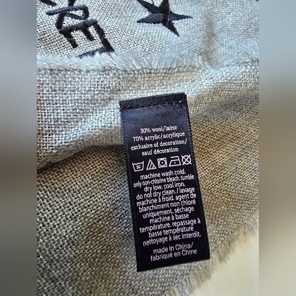 Victoria's Secret Star Print Wool Acrylic Blend Scarf Grey 77" x 30" - Picture 5 of 5